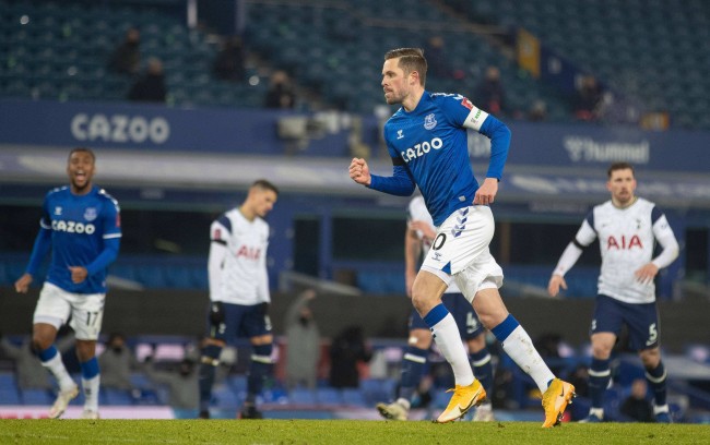 受到了足球 受到了足球